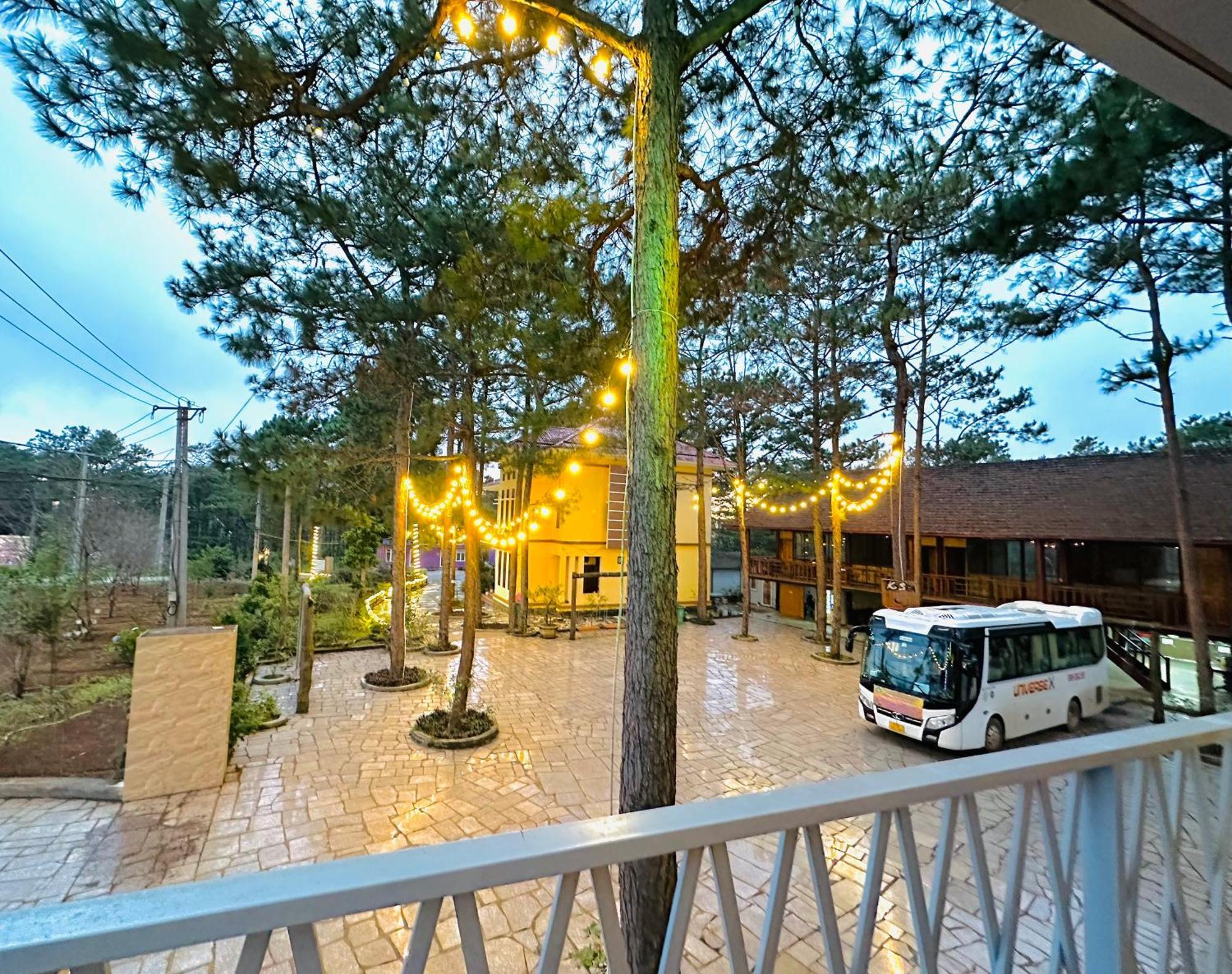 Henisi Homestay Mang Den Kon Von Kla Екстериор снимка